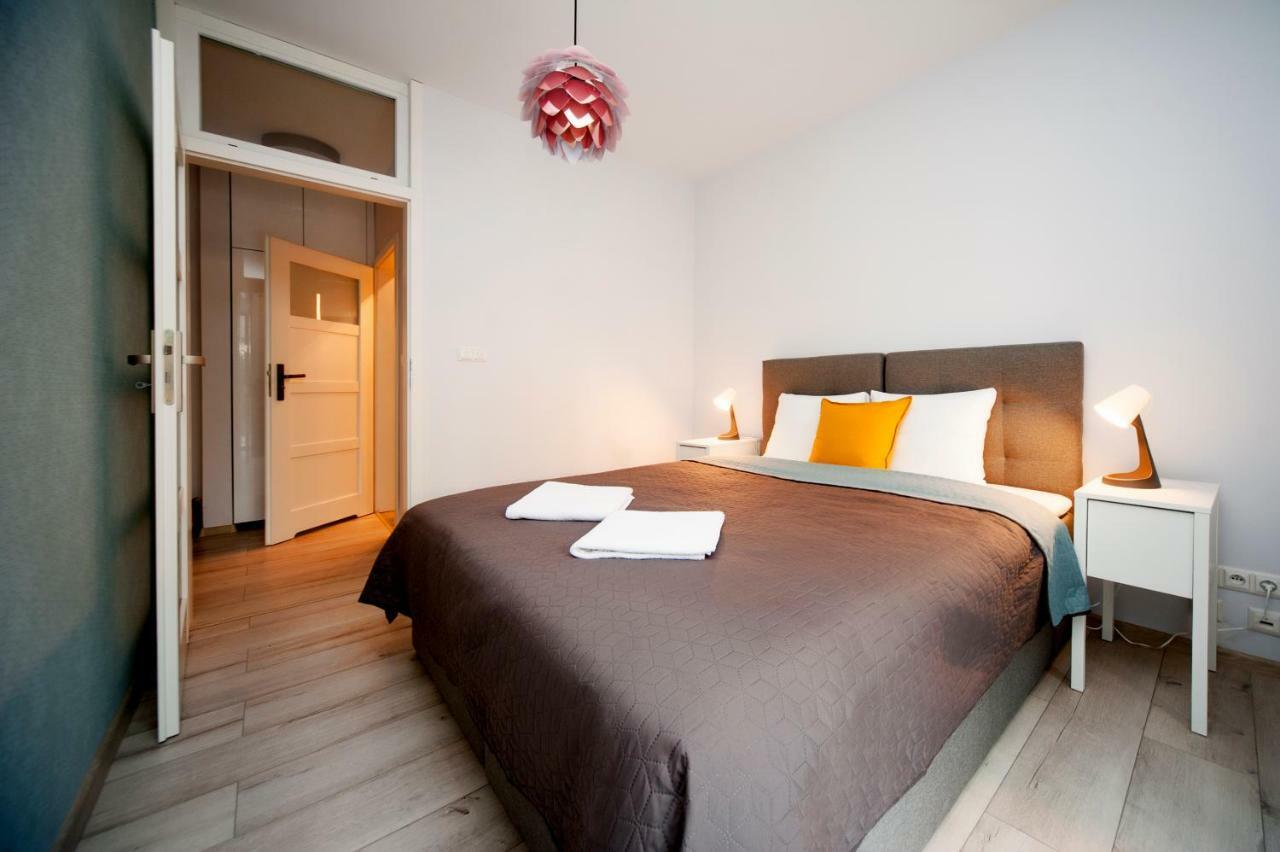 Very Berry - Maratonska 3 - Business Apartment, Garden, Check In 24H Poznan Ngoại thất bức ảnh