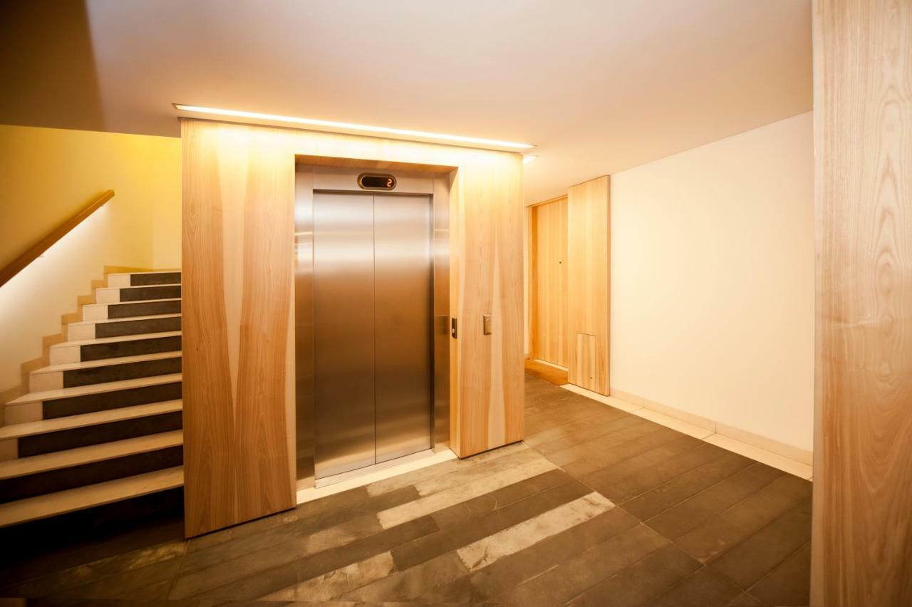 Very Berry - Maratonska 3 - Business Apartment, Garden, Check In 24H Poznan Ngoại thất bức ảnh